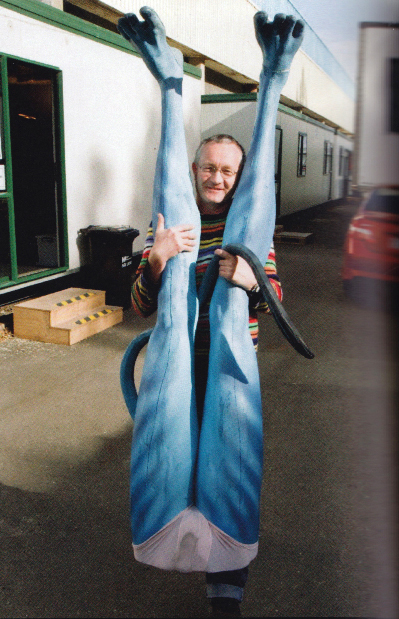 Kim Sinclair on the set of Avatar